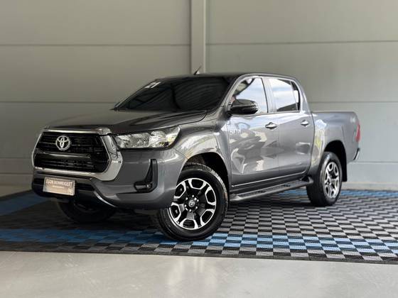 TOYOTA HILUX 2.8 D-4D TURBO DIESEL CD SRV 4X4 AUTOMÁTICO